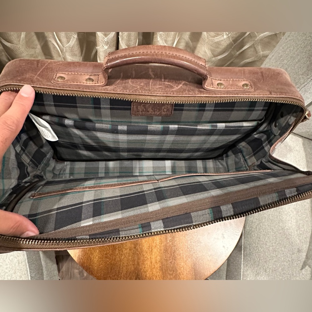 LadderBack 100% Leather Brown Rugged & Rustic Design Laptop Messenger Bag - Picture 10 of 16